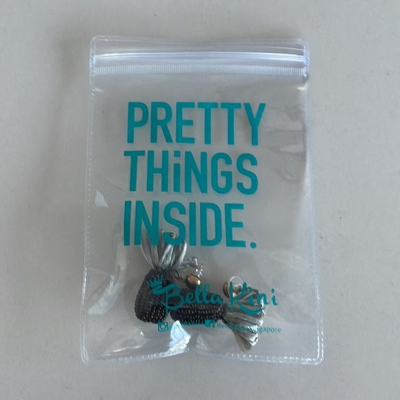 Style Cat Beaded Pineapple Earrings (black and gray) - Picture 2 of 2